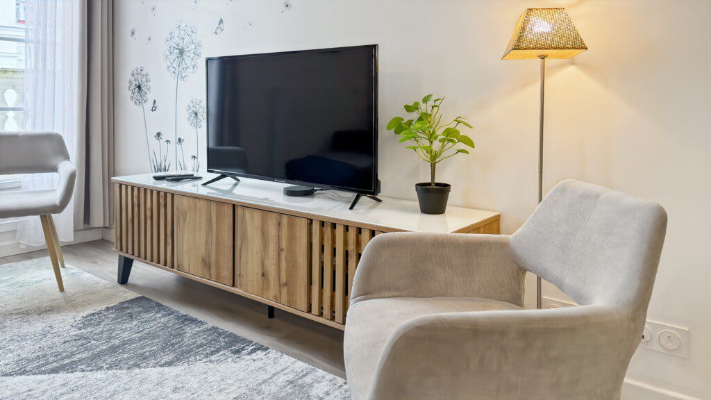 Photo 20 living room